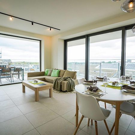 Huswell - Beautiful Apartment With Communal Pool And Gym Oostende Bagian luar foto
