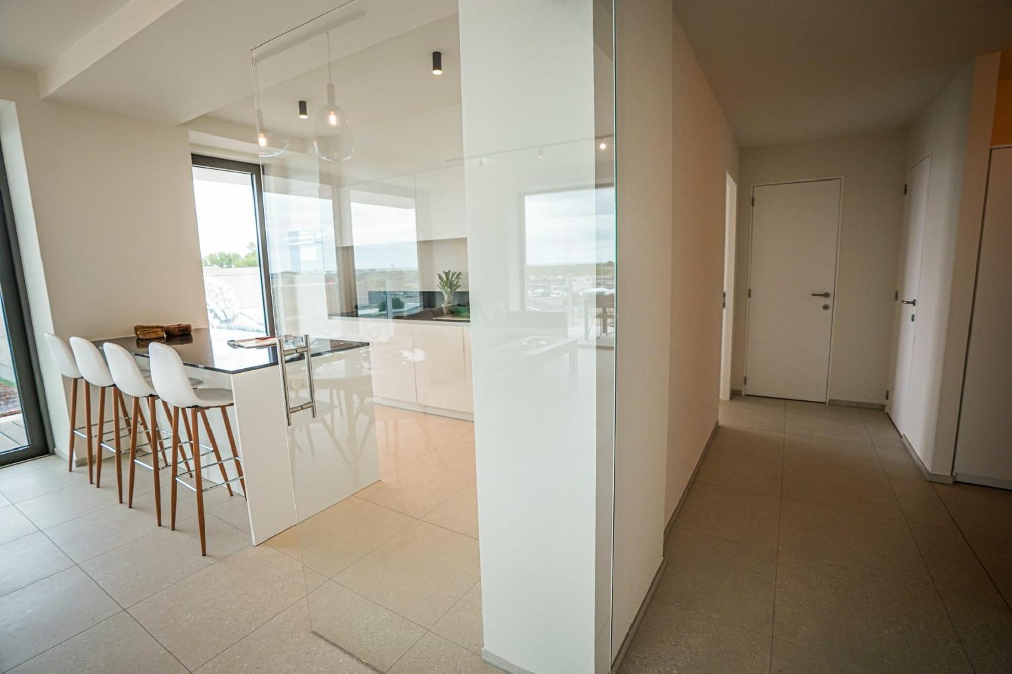 Huswell - Beautiful Apartment With Communal Pool And Gym Oostende Bagian luar foto
